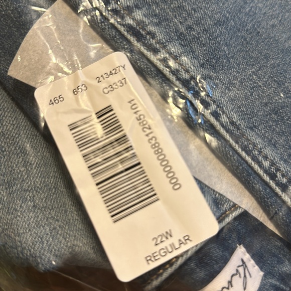 👖KanCan👖Plus size, KanCan, mid rise straight jean. Size 22W x 30L. - Picture 10 of 10